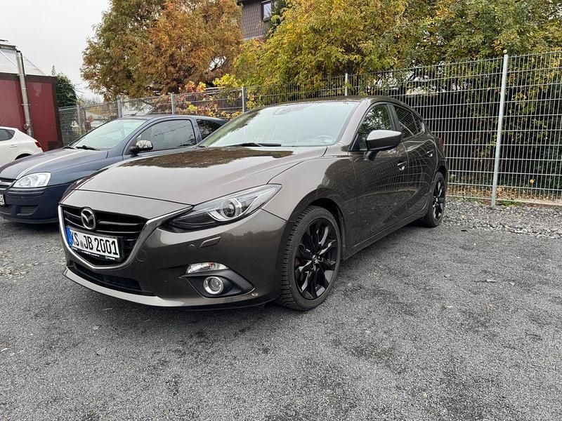 Grau Gebraucht 2016 Mazda 3 Sports-Line Limousine | 13.500 € (Fairer Preis) - Bild 1/4