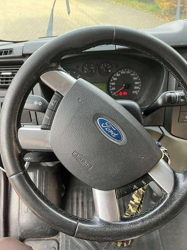 Gebraucht Ford Transit Trend 116 PS (85 kW) 2008 Rot Abholung