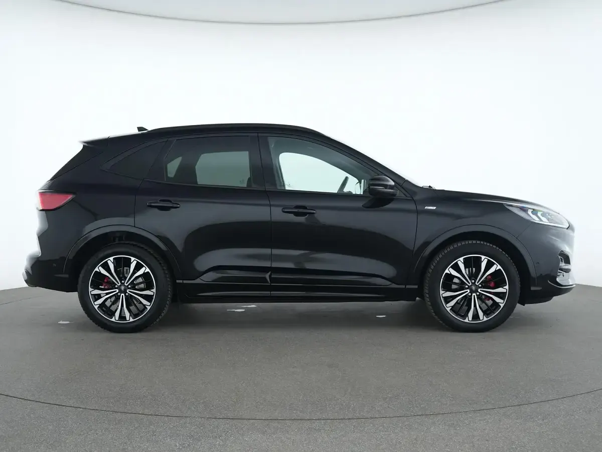 Gebraucht Ford Kuga ST-Line X 190 PS (139 kW) 2022 Obsidian schwarz SUV
