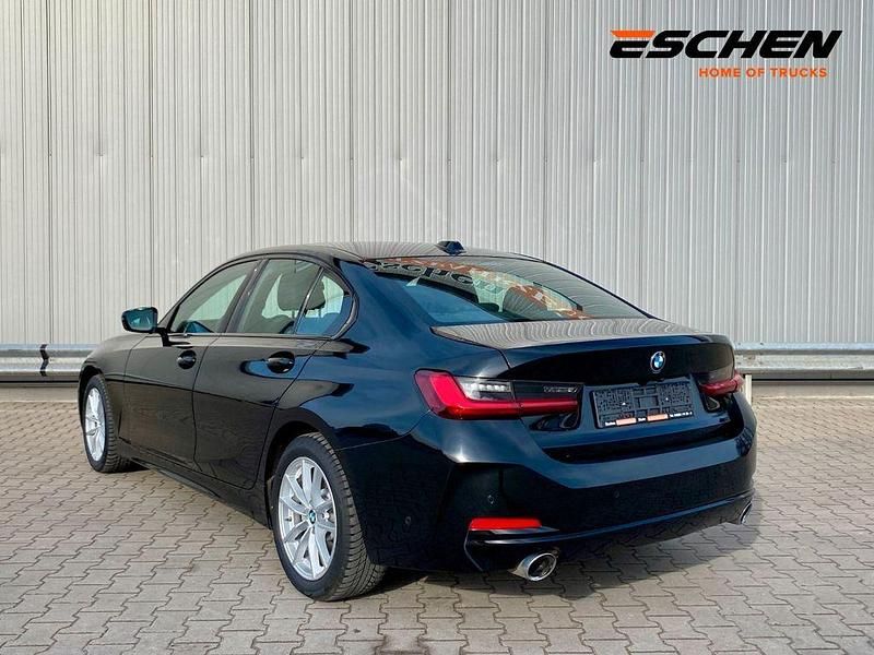 Gebraucht BMW 330 Sport Line 286 PS (210 kW) 2023 Schwarz Limousine