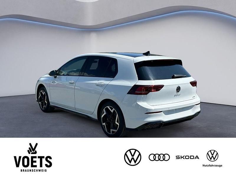 Gebraucht VW Golf VIII R-line 150 PS (110 kW) 2025 Pure white schwarz Limousine