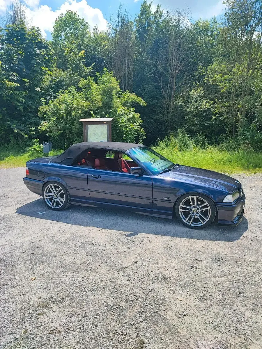 Gebraucht BMW 320 Cabriolet 150 PS (110 kW) 1995 Violet Cabrio