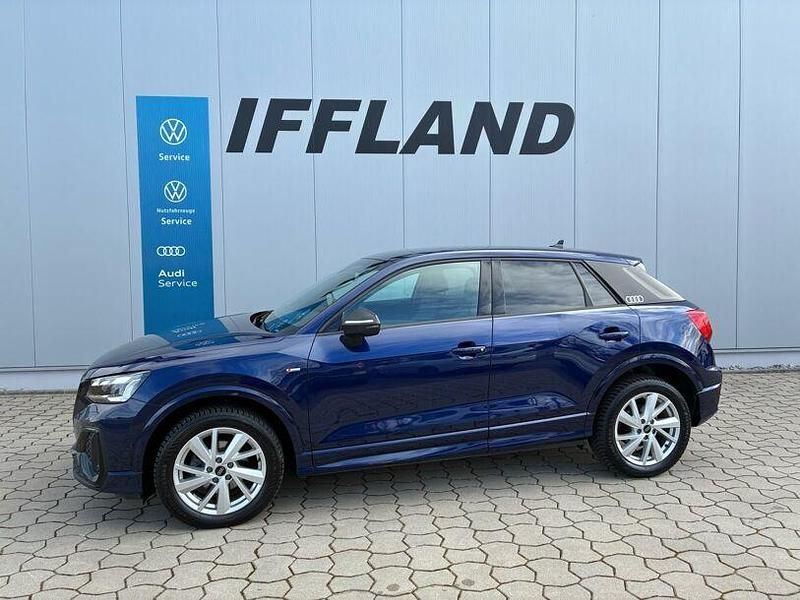 Gebraucht Audi Q2 S-Line 150 PS (110 kW) 2024 Navarrablau metallic SUV