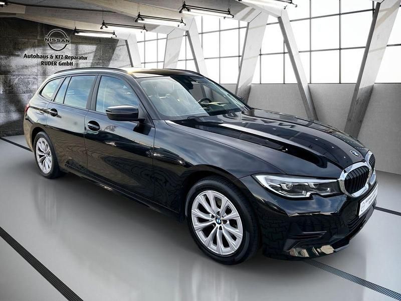Gebraucht BMW 320 Advantage 190 PS (139 kW) 2020 Black sapphire metallic (metallic) Kombi