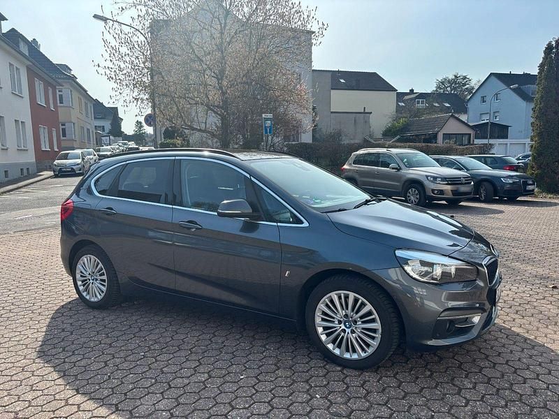 Gebraucht BMW 225 Active Tourer iPerformance 224 PS (164 kW) 2017 Grau Van / Kleinbus