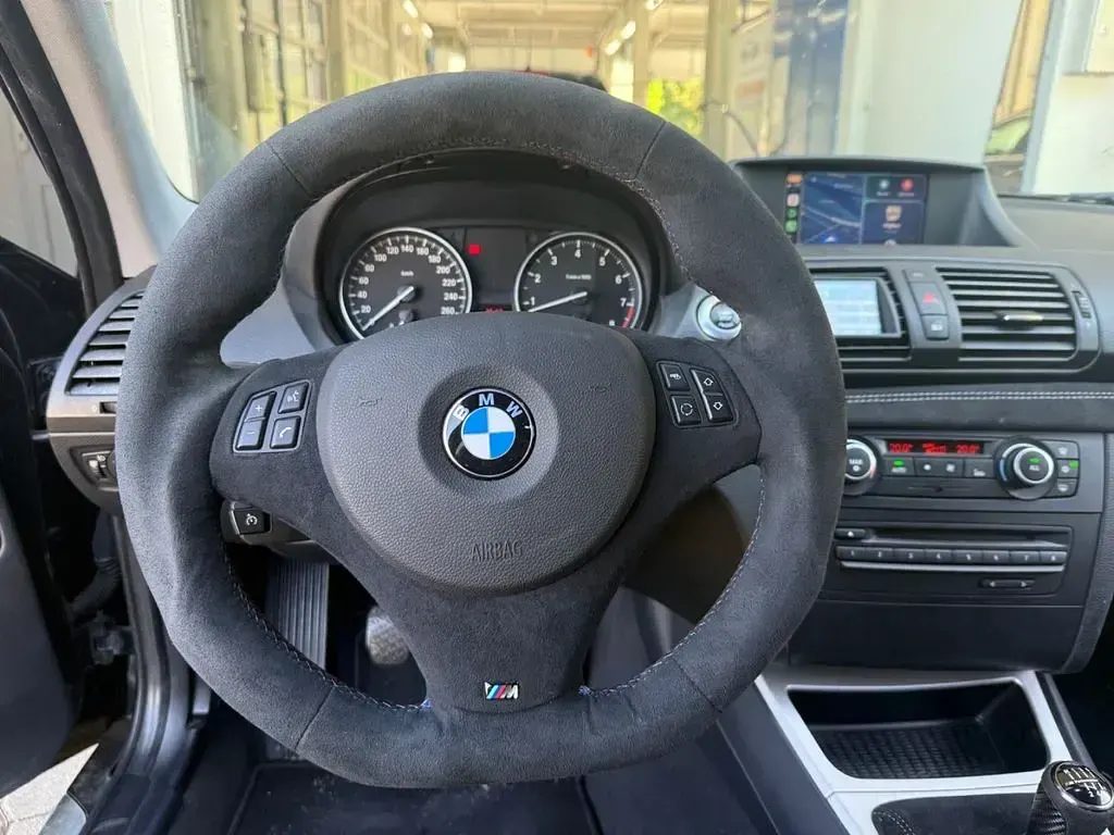 Second-hand BMW 130 Performance 258 CP (189 kW) 2009 Negru Hatchback