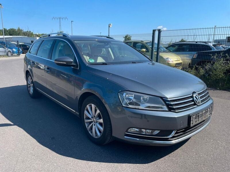 Grau Gebraucht 2014 VW Passat Comfortline Kombi | 4.999 € (Superpreis) - Bild 1/4