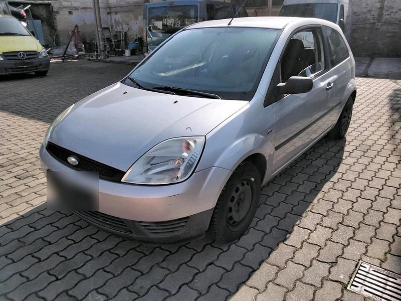 Gebraucht Ford Fiesta 75 PS (55 kW) 2004 Silber Kleinwagen