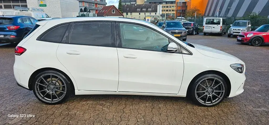 Gebraucht Mercedes B250 224 PS (164 kW) 2019 Schwarz Van / Kleinbus