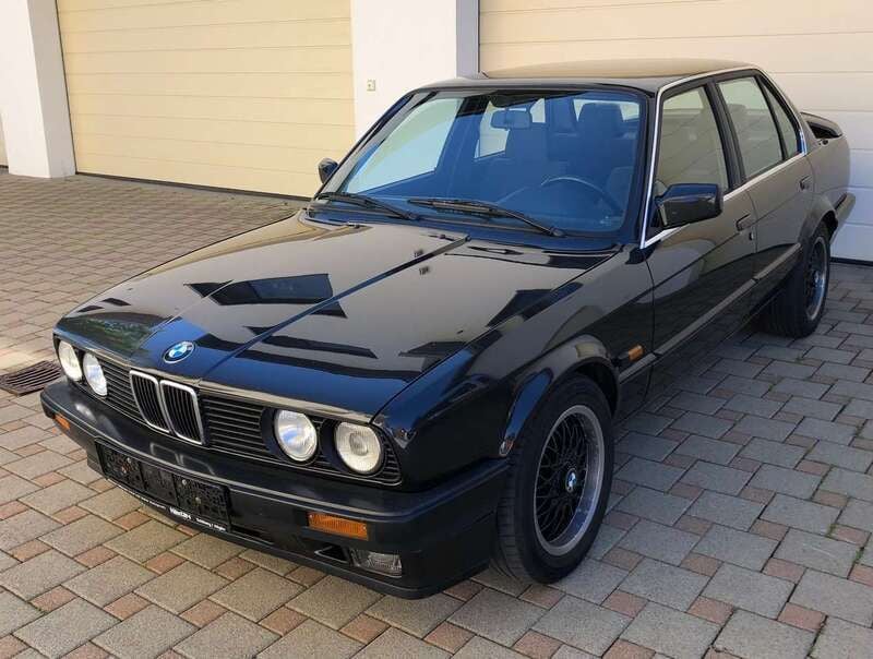 Schwarz metallic Gebraucht 1989 BMW 320 Limousine | 39.990 € - Bild 1/4