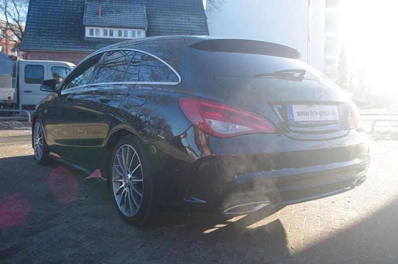 Gebraucht Mercedes CLA200 136 PS (100 kW) 2016 Schwarz Limousine