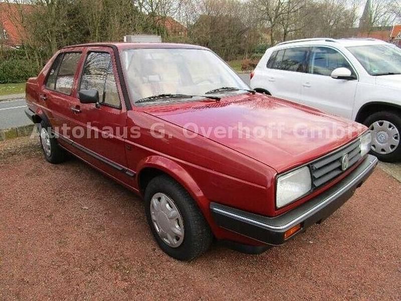 Second-hand VW Jetta 54 CP (39 kW) 1984 Roșu Berlinǎ