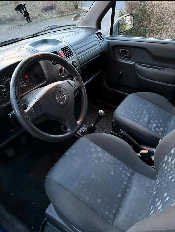 Gebraucht Opel Agila 60 PS (44 kW) 2004 Blau Kleinwagen