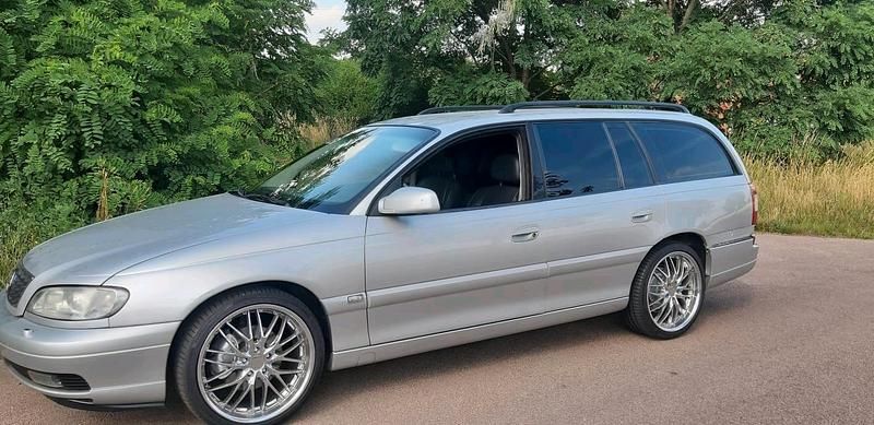Gebraucht Opel Omega 211 PS (155 kW) 2000 Silber Kombi