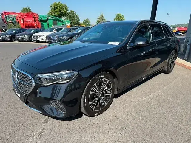 Gebraucht Mercedes E450 Avantgarde 367 PS (269 kW) 2024 Schwarz Limousine