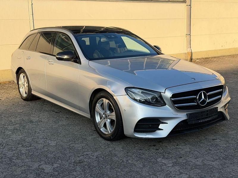 Gebraucht Mercedes E220 AMG line 194 PS (142 kW) 2017 Silber Limousine