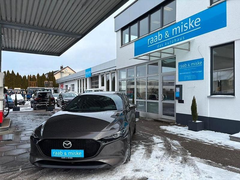 Grau Gebraucht 2019 Mazda 3 Selection Limousine | 16.790 € (Fairer Preis) - Bild 1/4