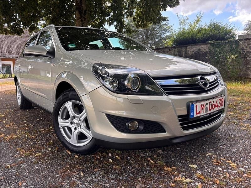 Grau Gebraucht 2009 Opel Astra Kombi | 5.999 € (Teuer) - Bild 1/4