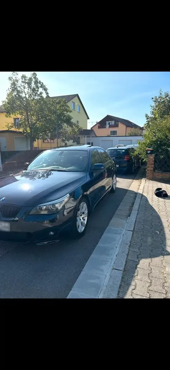 Second-hand BMW 525 218 CP (160 kW) 2007 Albastru Berlinǎ