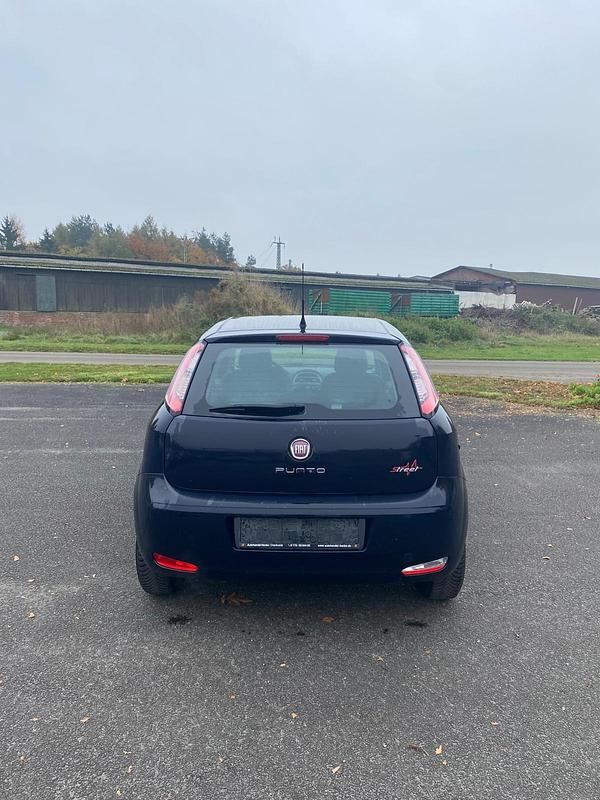 Gebraucht Fiat Punto Pop 69 PS (50 kW) 2014 Blau Kleinwagen