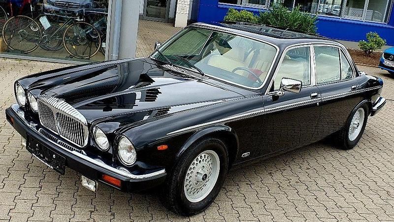 Schwarz Gebraucht 1989 Jaguar XJ12 Limousine | 24.910 € - Bild 1/4