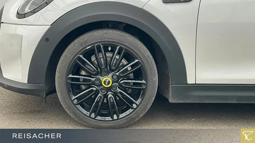 Gebraucht Mini Cooper SE Classic 135 kW (184 PS) 2023 Weiß Kleinwagen
