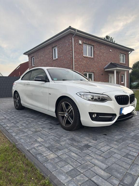 Weiß Gebraucht 2016 BMW 220 M Sport Coupé | 18.500 € (Fairer Preis) - Bild 1/4