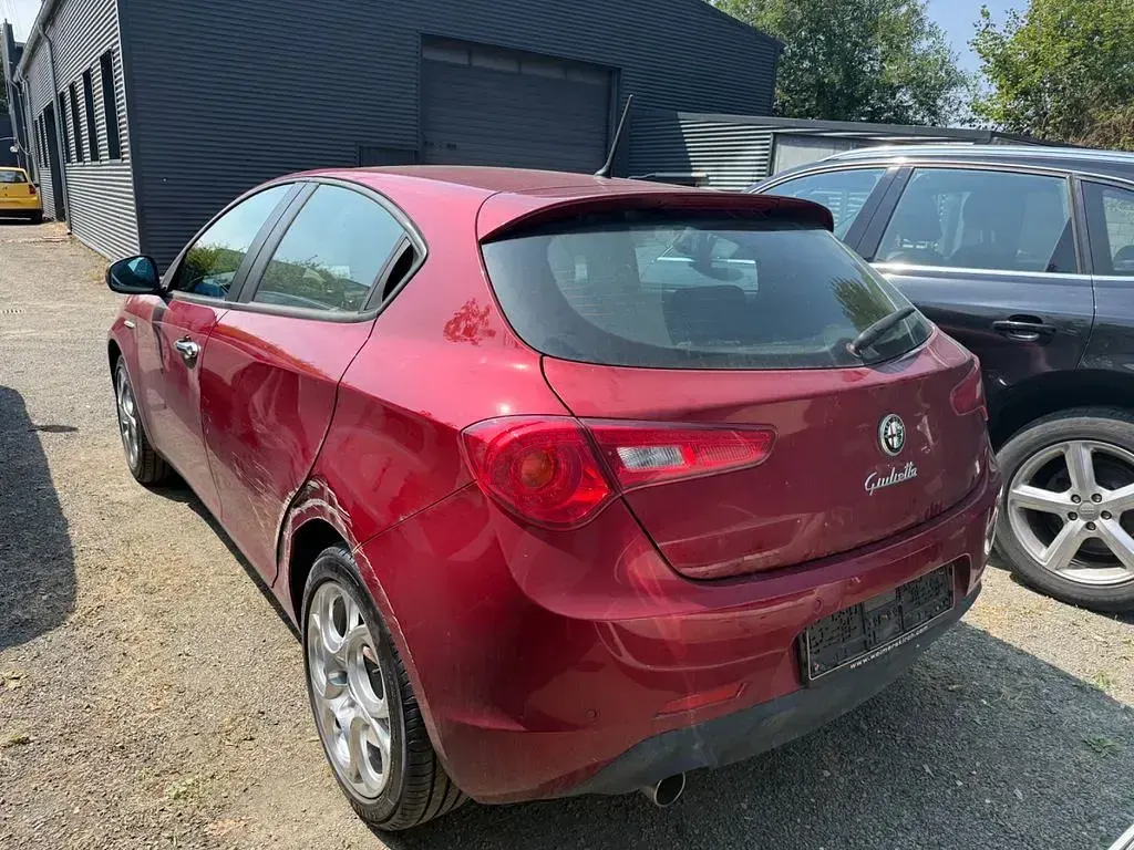 Gebraucht Alfa Romeo Giulietta Impression 105 PS (77 kW) 2010 Rot Kleinwagen