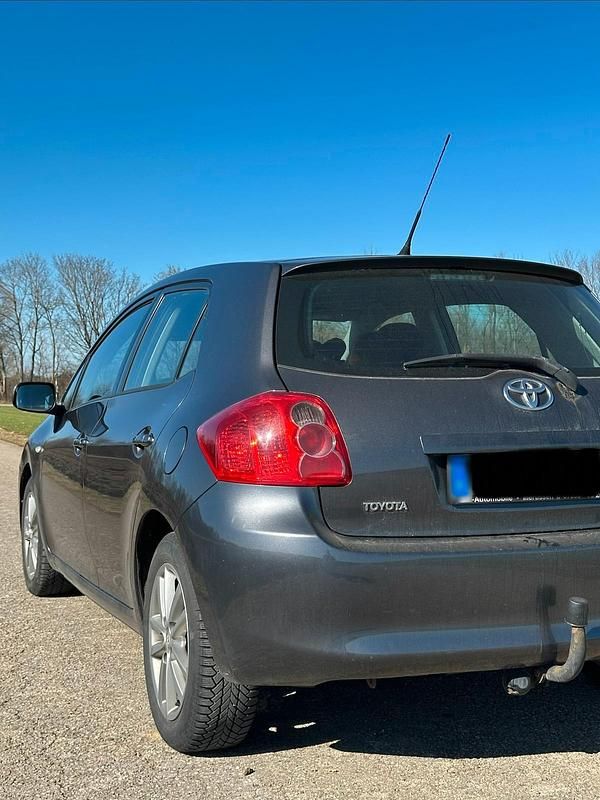 Gebraucht Toyota Auris 132 PS (97 kW) 2009 Grau Kleinwagen