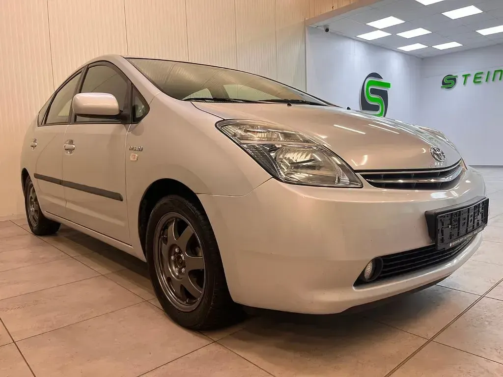 Gebraucht Toyota Prius Executive 77 PS (56 kW) 2008 Silber Kleinwagen