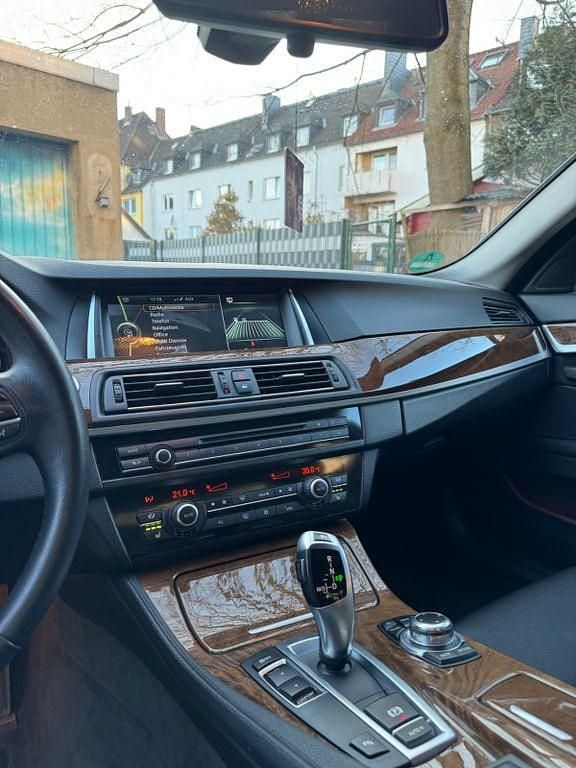 Gebraucht BMW 530 Comfort Edition 258 PS (189 kW) 2012 Blau Limousine