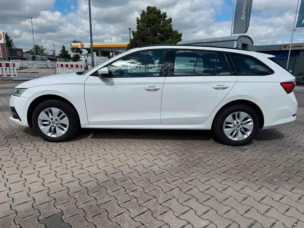 Gebraucht Skoda Octavia Ambition 116 PS (85 kW) 2024 Weiß Kombi
