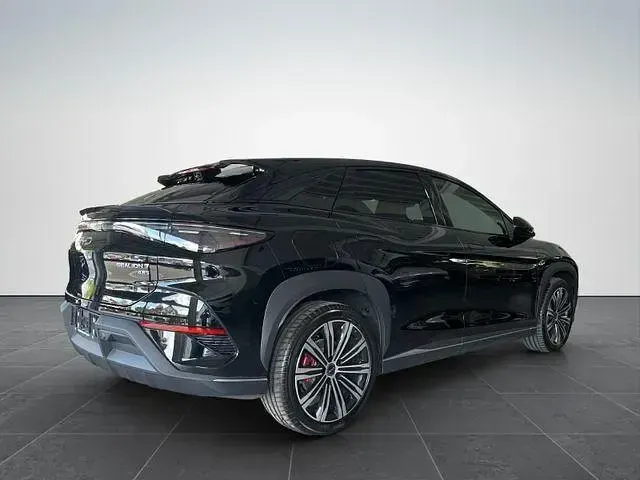 Neu BYD Sealion 7 389 kW (530 PS) 2025 Obsidian black SUV