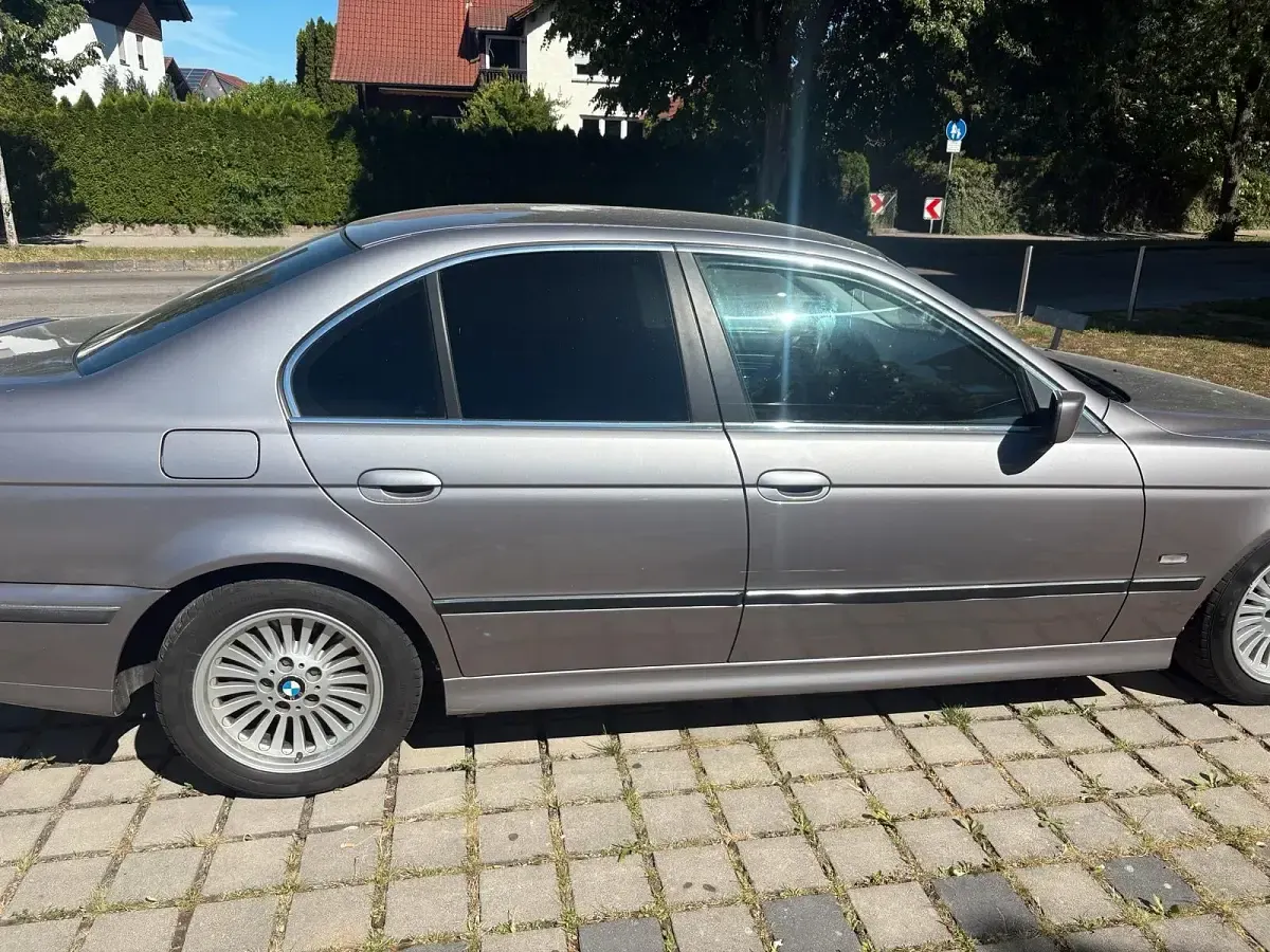 Gebraucht BMW 523 170 PS (125 kW) 1997 Grau Limousine
