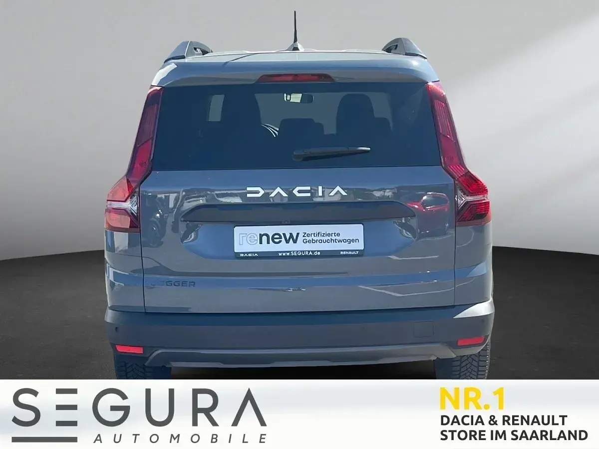 Gebraucht Dacia Jogger Expression 110 PS (80 kW) 2023 Grau Van / Kleinbus