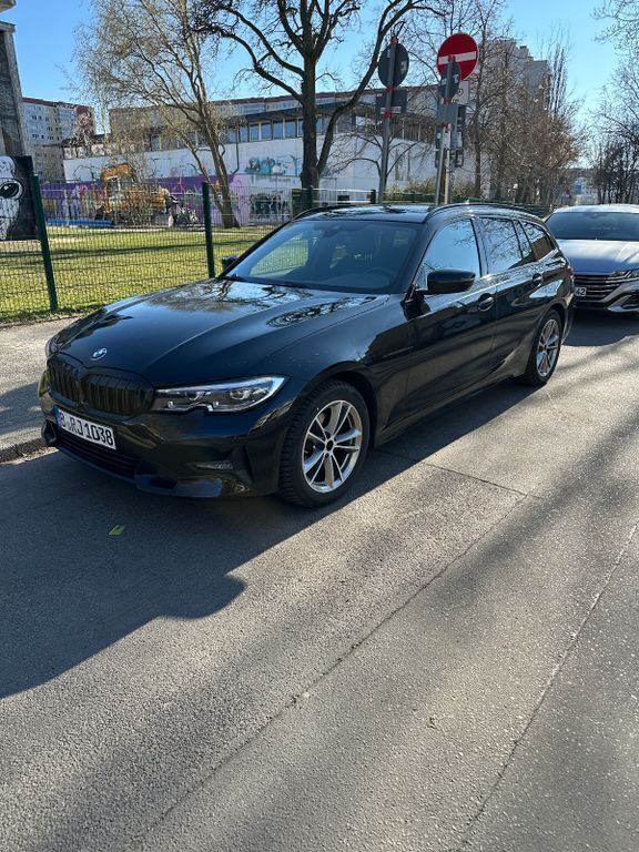 Schwarz Gebraucht 2020 BMW 320 Kombi | 22.000 € (Guter Preis) - Bild 1/4