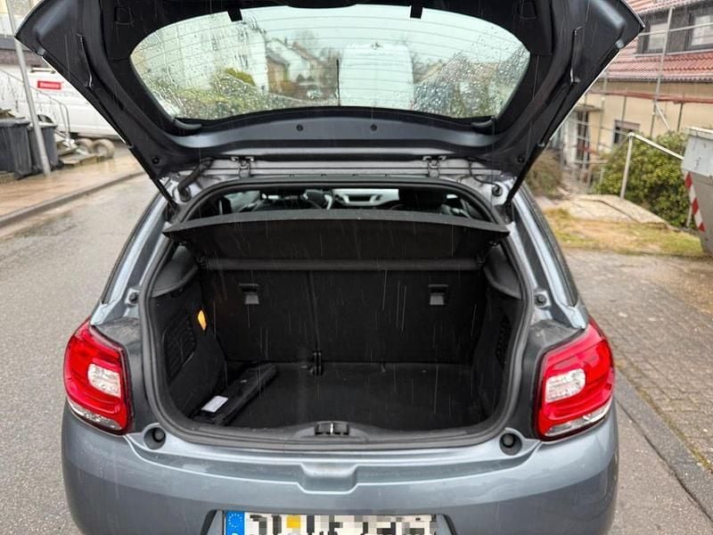 Gebraucht Citroën DS3 Chic 95 PS (69 kW) 2011 Grau Kleinwagen