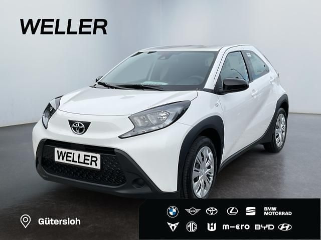 Weiss Neu 2025 Toyota Aygo Play Kleinwagen | 17.980 € - Bild 1/3