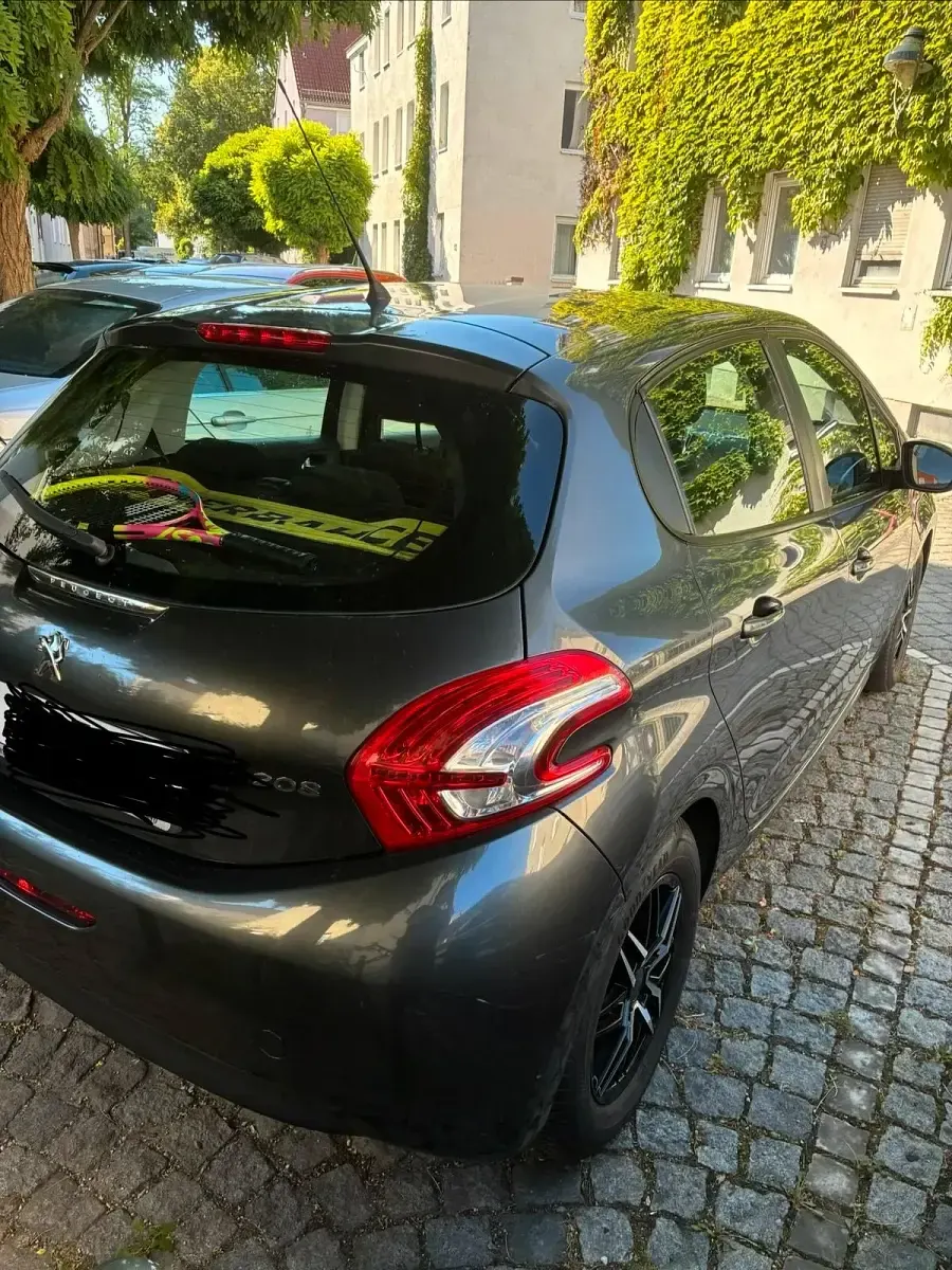 Gebraucht Peugeot 208 80 PS (58 kW) 2014 Grau Kleinwagen