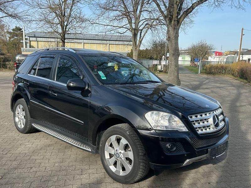 Gebraucht Mercedes ML350 224 PS (164 kW) 2009 Schwarz SUV