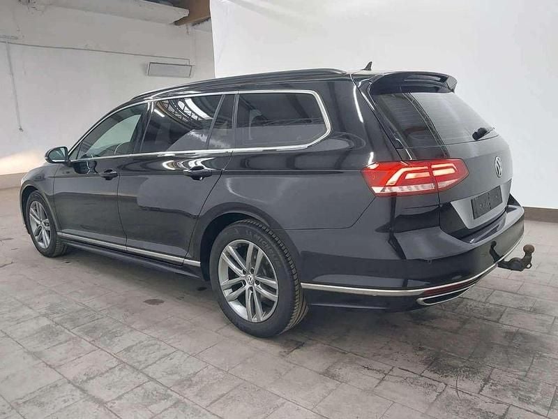 Gebraucht VW Passat Highline 150 PS (110 kW) 2019 Deep black perleffekt Kombi