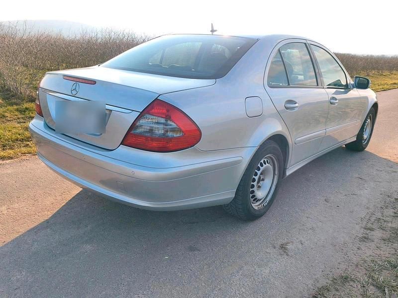 Gebraucht Mercedes E280 231 PS (169 kW) 2006 Silber Limousine