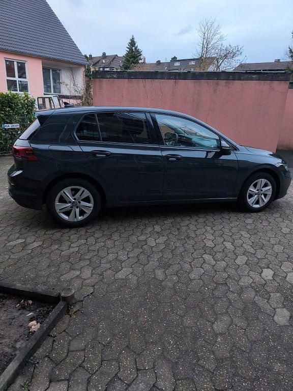 Grau Gebraucht 2021 VW Golf Limousine | 20.999 € (Teuer) - Bild 1/4