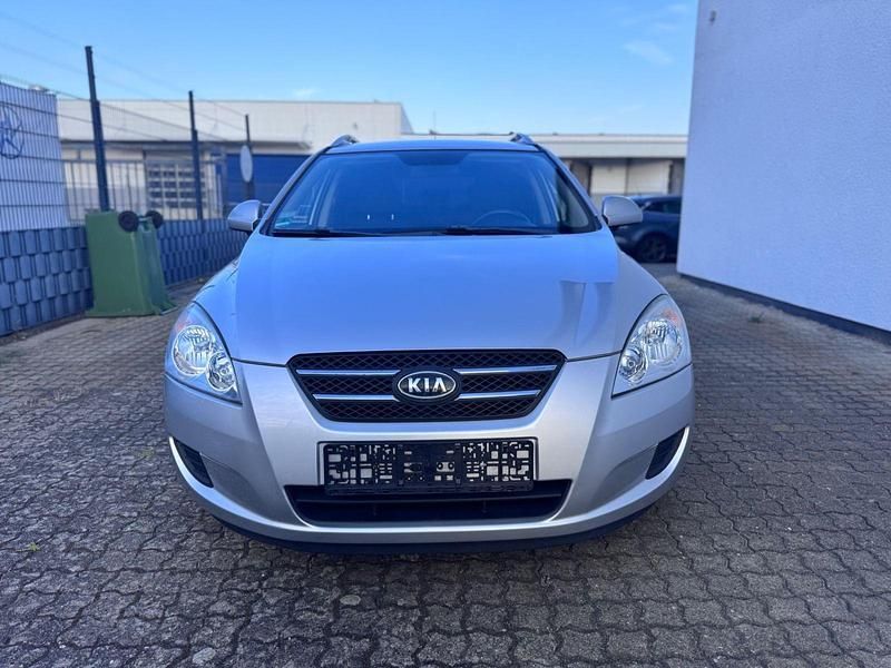 Silber Gebraucht 2009 Kia Ceed Kombi | 3.790 € (Fairer Preis) - Bild 1/4