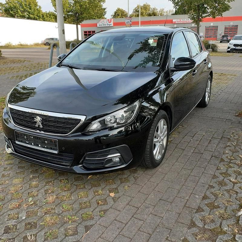 Gebraucht Peugeot 308 131 PS (96 kW) 2018 Schwarz Kleinwagen