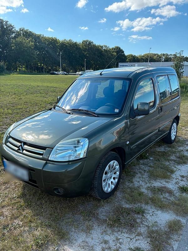 Grün Gebraucht 2004 Citroën Berlingo Van / Kleinbus | 1.500 € (Guter Preis) - Bild 1/4