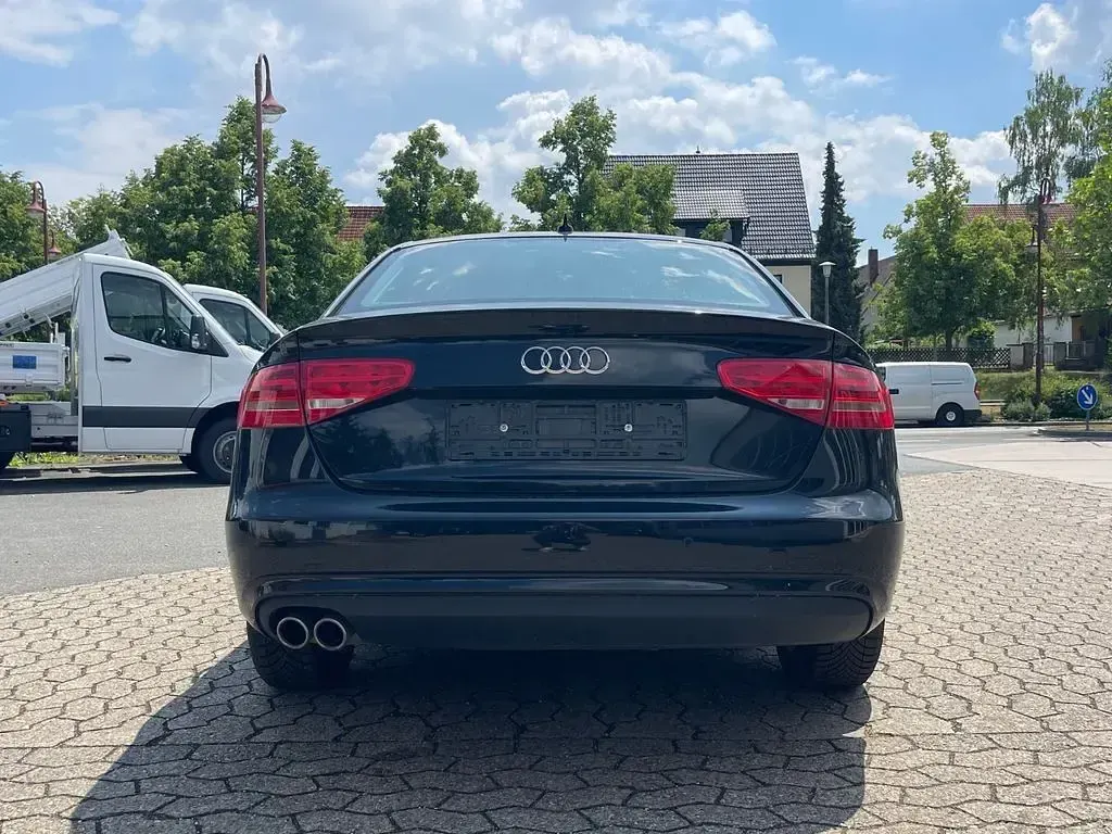 Gebraucht Audi A4 Ambiente 150 PS (110 kW) 2015 Schwarz Limousine