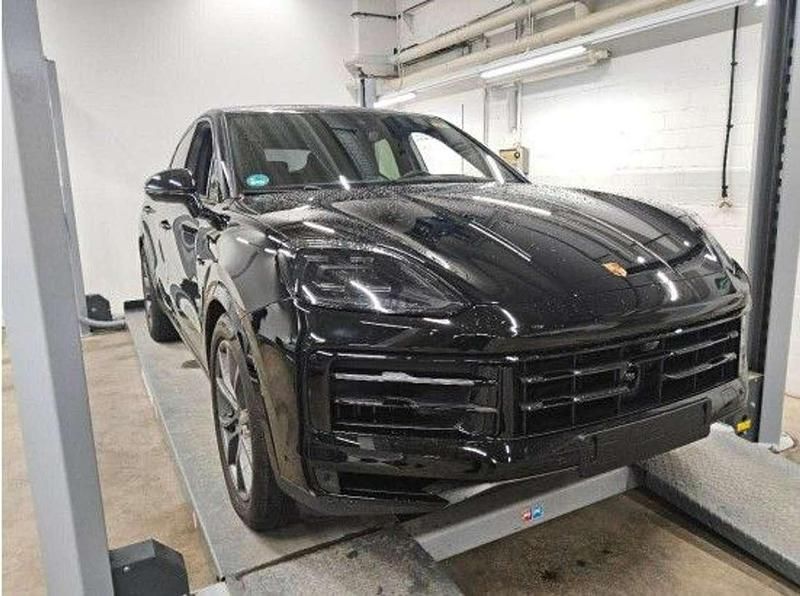 Gebraucht Porsche Cayenne 519 PS (381 kW) 2024 Schwarz SUV