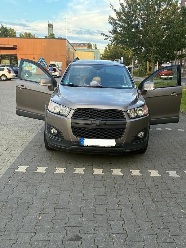 Braun Gebraucht 2014 Chevrolet Captiva SUV | 12.000 € - Bild 1/4