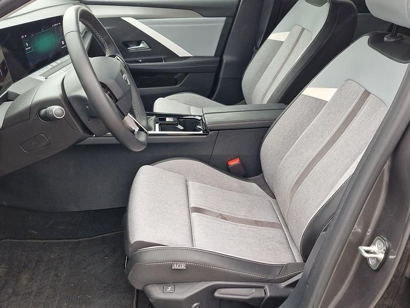 Gebraucht Opel Astra Elegance 131 PS (96 kW) 2024 Grau metallic Kleinwagen